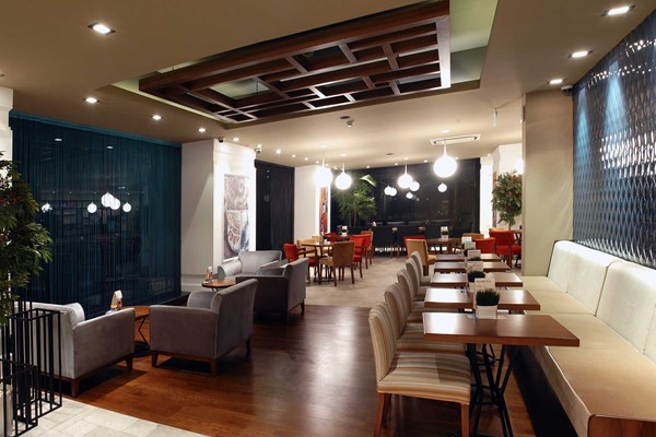 CAFE CROWN
